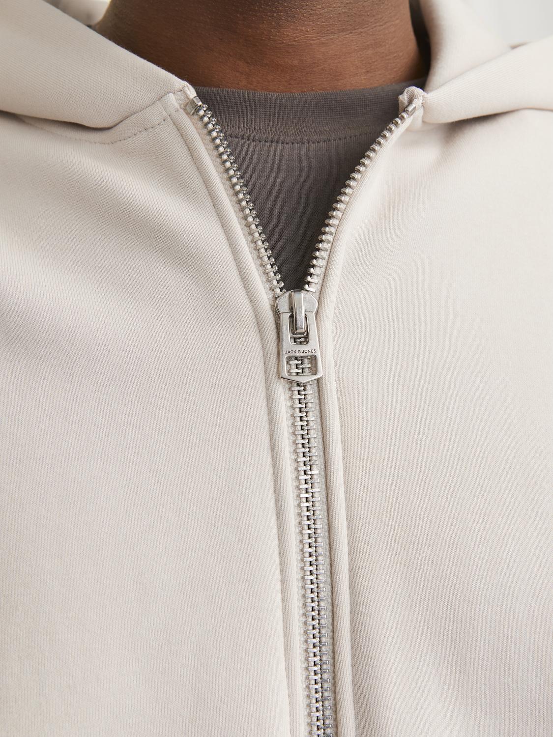 model_shot-detail